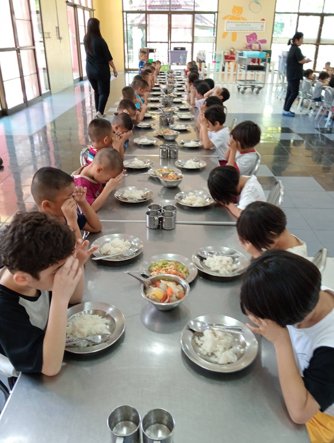 CSR บริษัท คลีน แคร์ คอนเซ็พท์ แมนูแฟคเจอริ่ง จำกัด - เจ้าภาพในการจัดเลี้ยงอาหารกลางวัน  น้องๆ มูลนิธิบ้านเด็กอ่อนรังสิต